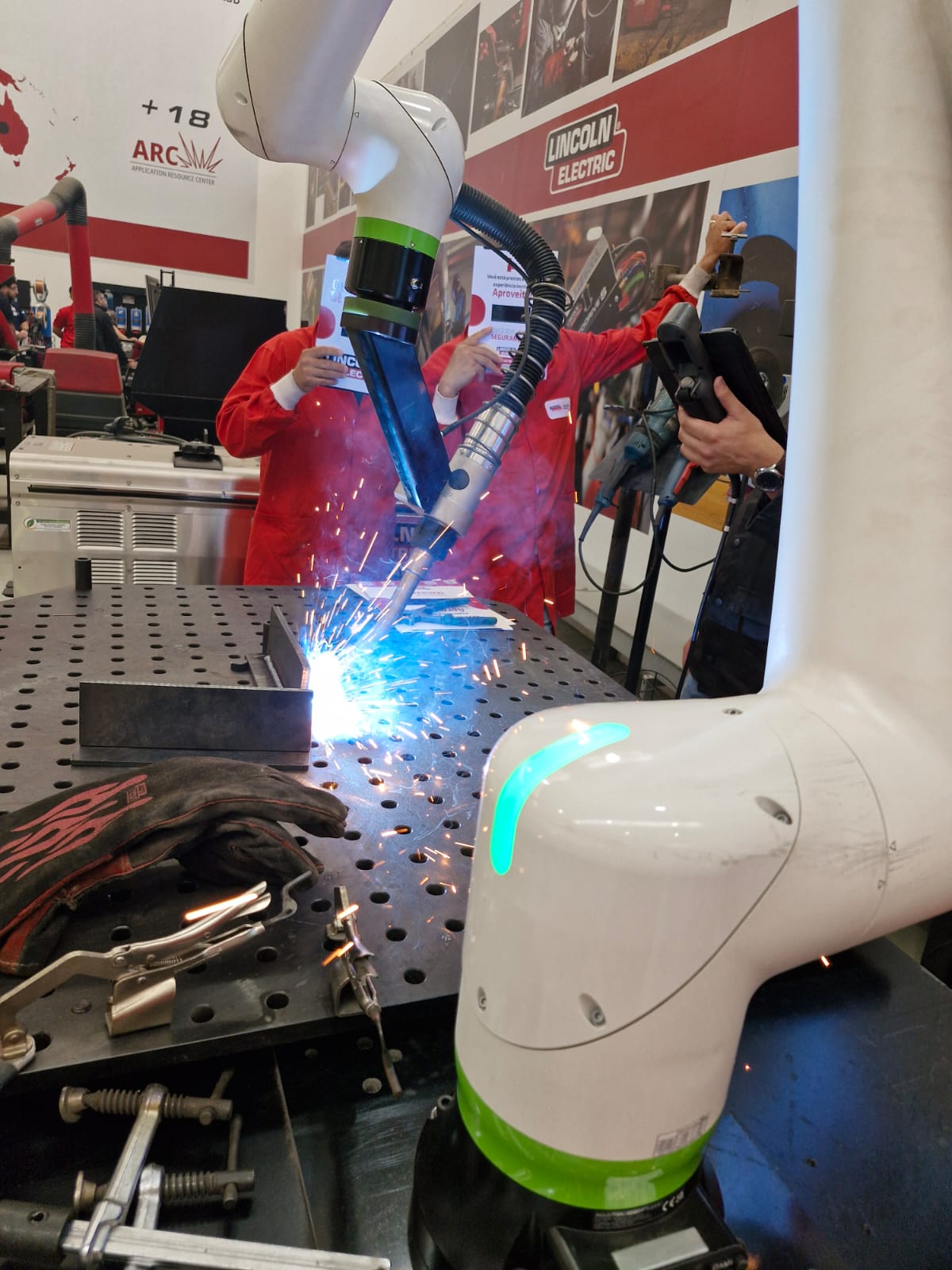 irb sa Ingeniería y Representaciones Bahienses Venta alquiler equipos insumos industriales torqueo Montaje industrial Taller autorizado soldadura hytorc lincoln electric maus italia